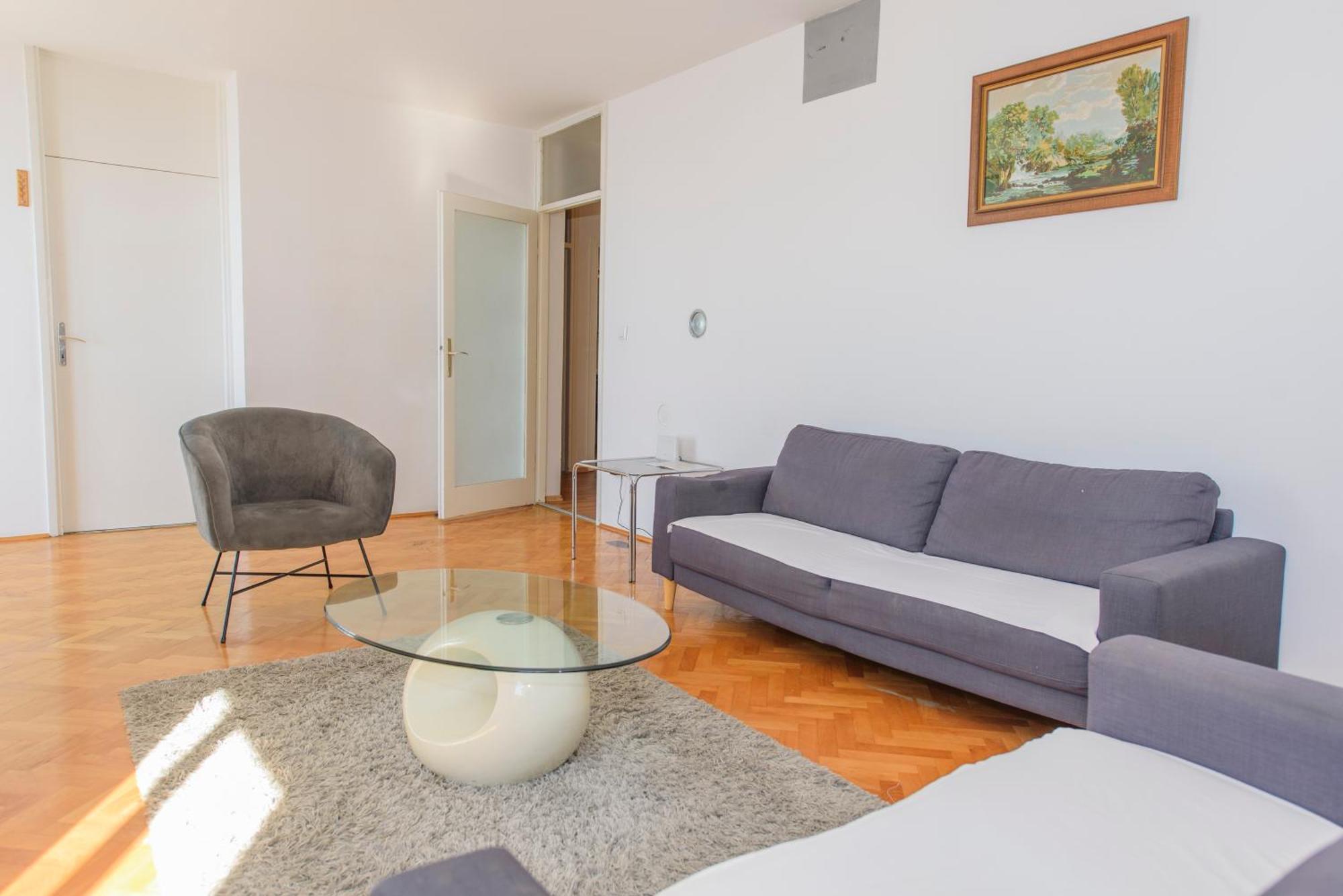 Sunny Apartment Оміш Екстер'єр фото