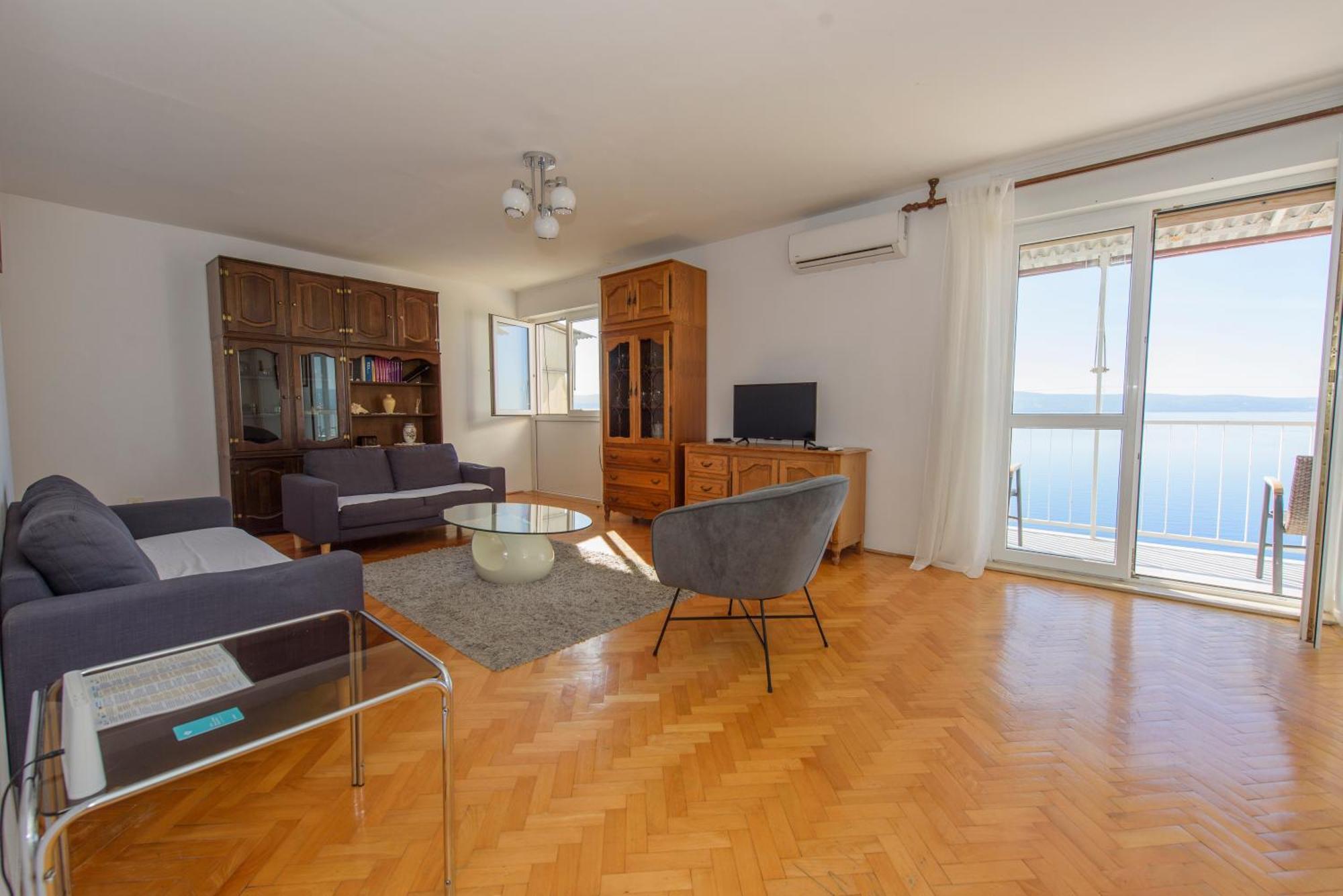 Sunny Apartment Оміш Екстер'єр фото
